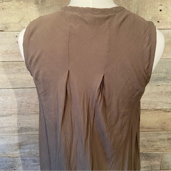 Laura Ashley women’s beige coloured hi low button blouse in size 4 - Picture 5 of 10